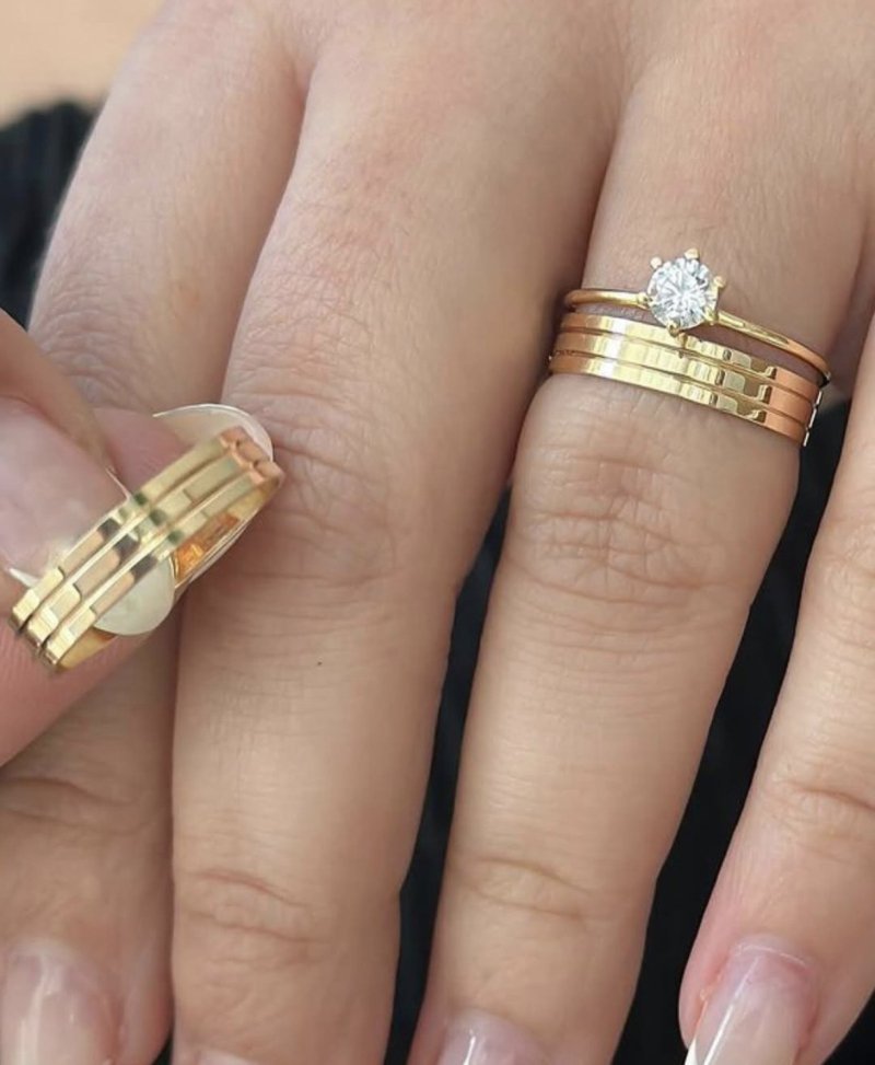 Aliança em Ouro 18K Reta com Dois Frisos 6mm
